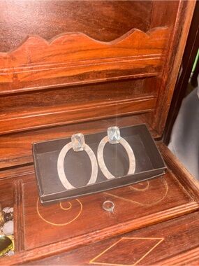 Marbled White Oval Drop Vanity Tray Earrings